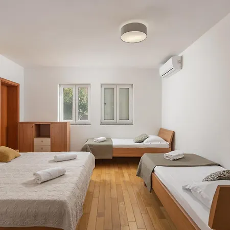 Apartment Oasis Jadreski Pool Pula