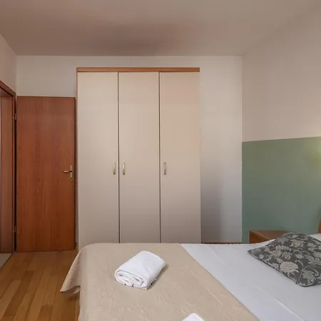 Oasis Jadreski Pool *