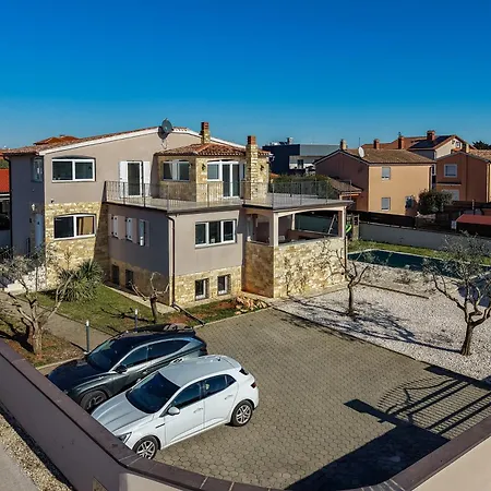 Oasis Jadreski Pool Apartment Pula