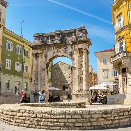 Apartment Oasis Jadreski Pool Pula