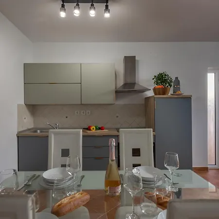 Oasis Jadreski Pool Apartment