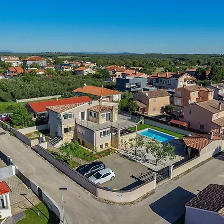 Oasis Jadreski Pool Apartment *