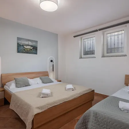 Apartment Oasis Jadreski Pool *