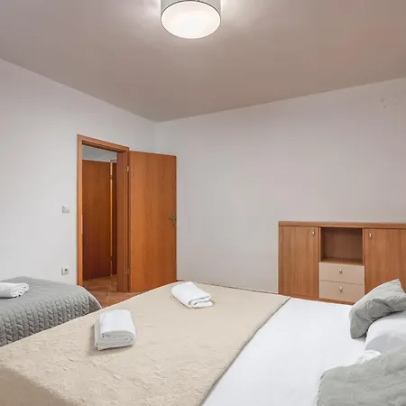 Oasis Jadreski Pool Apartment Pula