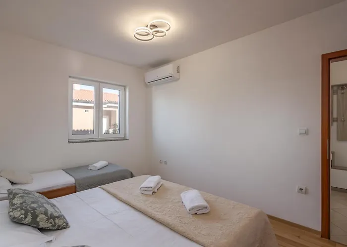 Oasis Jadreski Pool Appartement