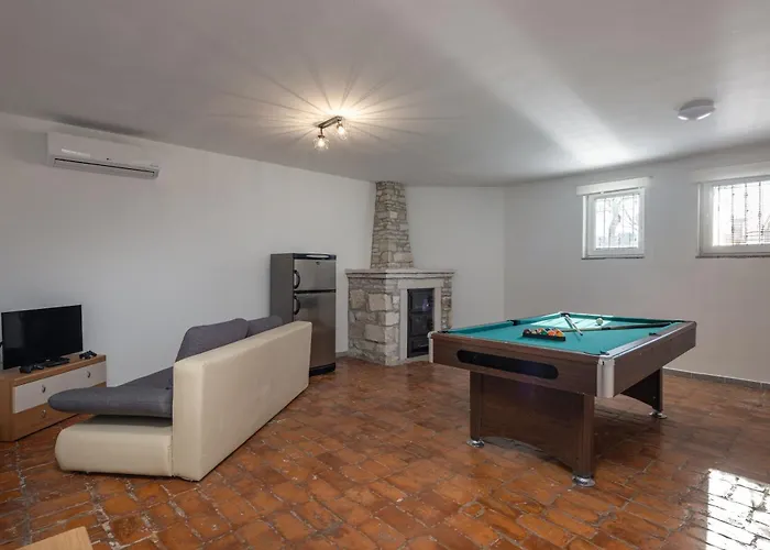 Oasis Jadreski Pool Pula