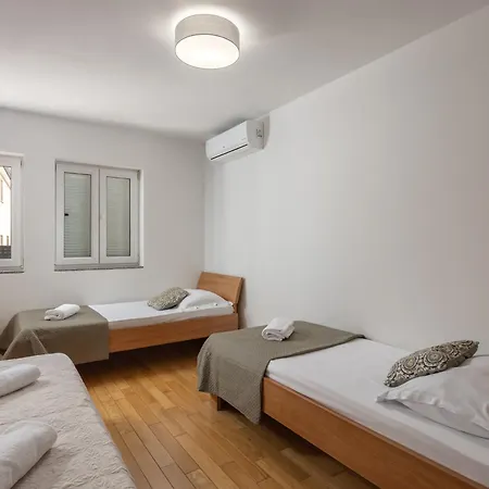 아파트 Oasis Jadreski Pool *